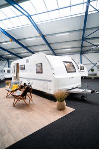 De Adora 613 PK met de windverdelers links en rechts in het front