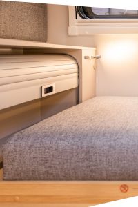 Handig opbergkastje bij het bed…