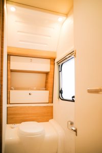 De frisse toiletruimte…