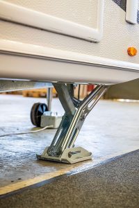 Ook standaard extra stabiele uitdraaisteunen met bigfoots