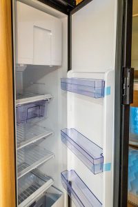 Volop ruimte in de 141 liter compressor koelkast