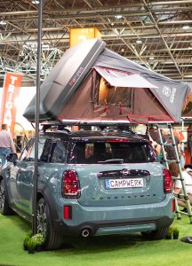 Campwerk is sinds 2018 distributeur voor een groot deel van Europa van het innovatieve merk iKamper. De iKamper Skycamp Mini past met gemak op een compacte auto. 