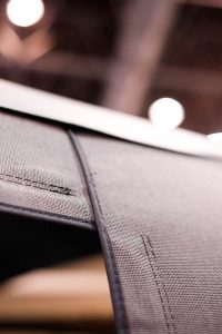 Het ademende acryl met door en door geverfde vezels zorgt voor een goed binnenklimaat in de tent en een lange levensduur.