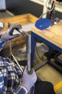 De koppelstukken en scharnieren zijn van verschillende soorten kunststof