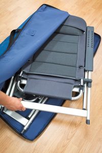 Er is een speciale tas om de stoelen op te bergen en te dragen