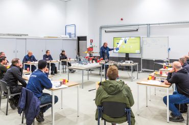 Vakkundige allrounders - training caravan- en campermonteurs door Innovam