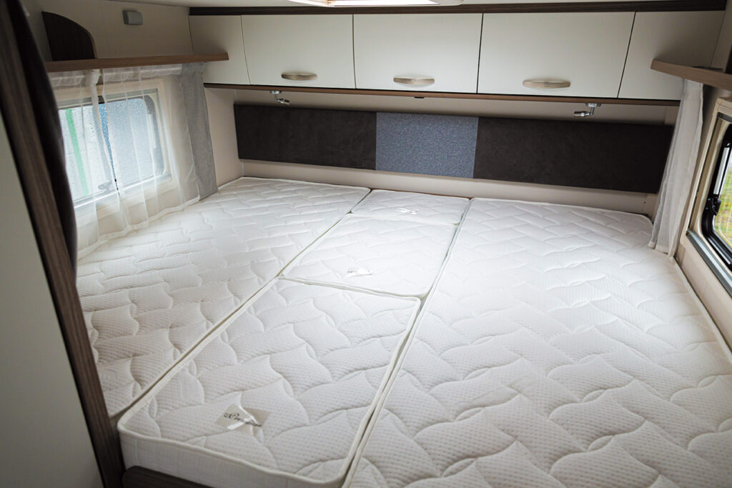 De nieuwe matras is klaar om te plaatsen