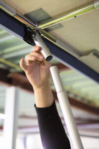 Laat je verrassen door de vele unieke en handige details die je alleen bij onze Reda producten ziet - scharnier stang