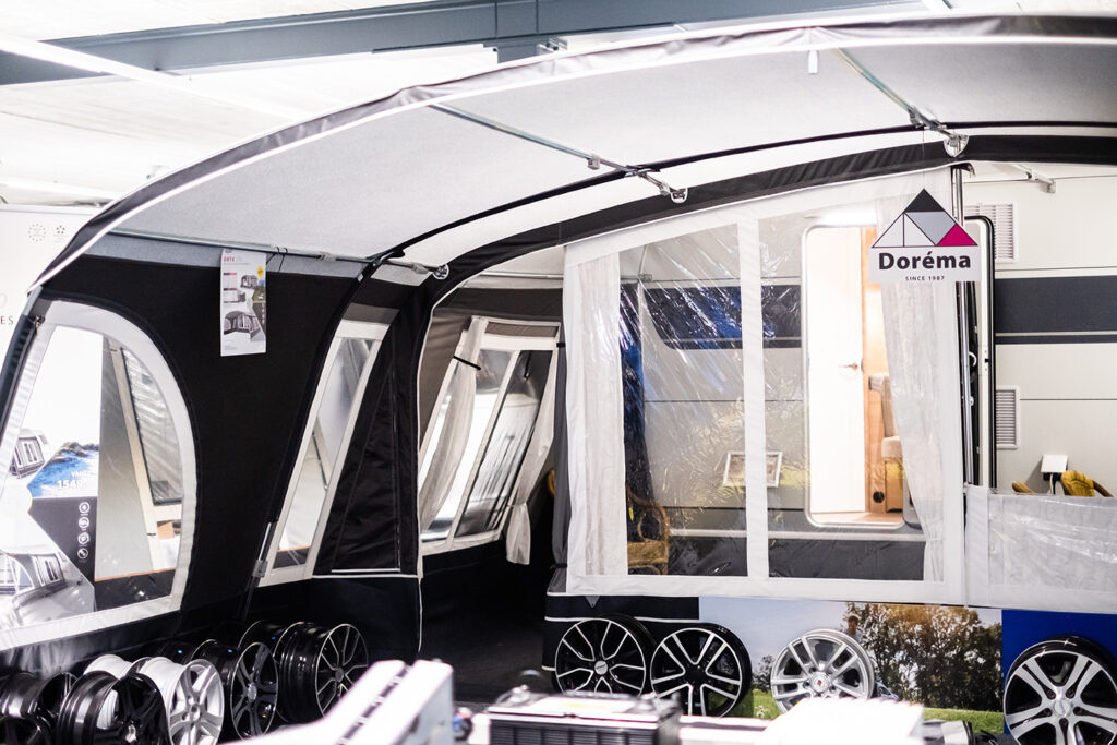 Dorema voortent uit voorraad leverbaar