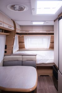 Fendt Bianco Selection 515 SKM - De gezellige en ruime middendinette vormt het middelpunt