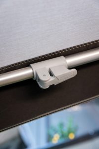 buisklemmen met hevel en gummy-grip voor het eenvoudig klemmen van de dakliggers