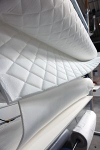 Het matras is afgewerkt met een anti-allergene Tencel-stof